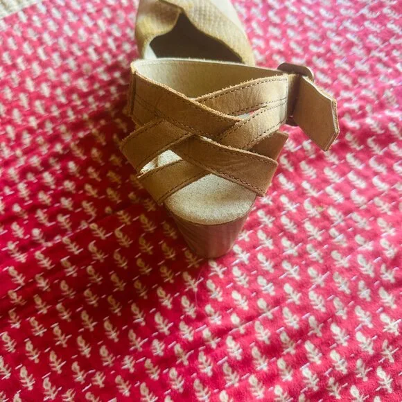 Free People Leather Clog Heels | Shoe Size 8.5 - Picture 4 of 4